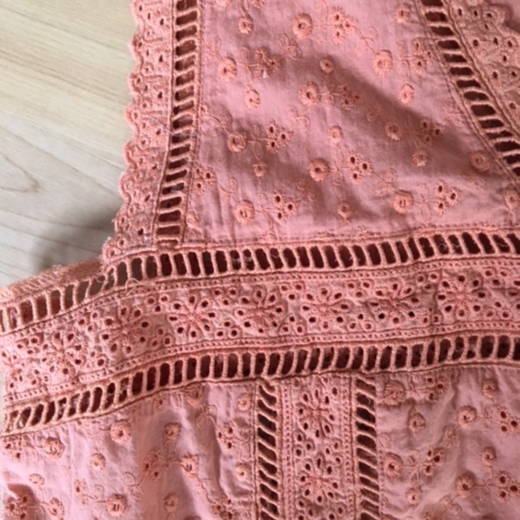 Pretty peachy-pink eyelet boho April Cornell sleeveless top - Picture 5 of 9